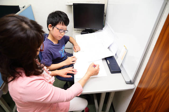 【写真】小学5～6年生学習内容の学習の様子